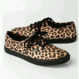 Van's leopard print shoes